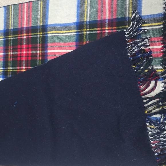 Vintage Saks Fifth Ave Wool Blanket - Picture 3 of 4